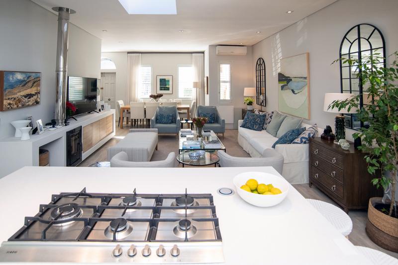 To Let 2 Bedroom Property for Rent in Green Point Western Cape